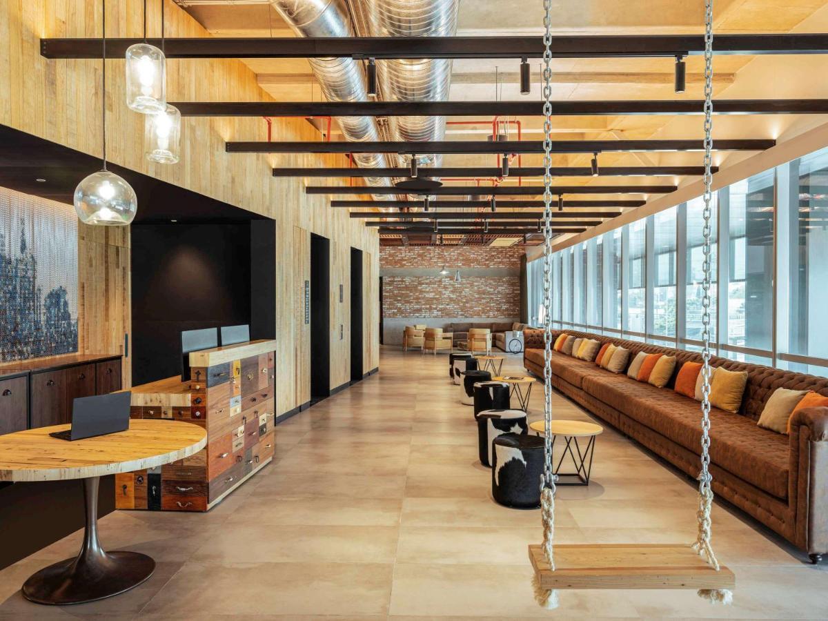 Novotel Mexico City Toreo Екстериор снимка