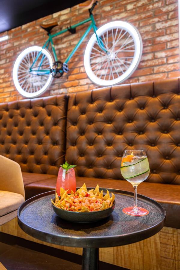 Novotel Mexico City Toreo Екстериор снимка